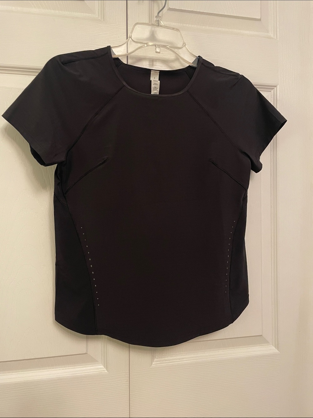 NWOT LULULEMON Lightweight Stretch Running Short Sleeve Shirt Size 2 Black